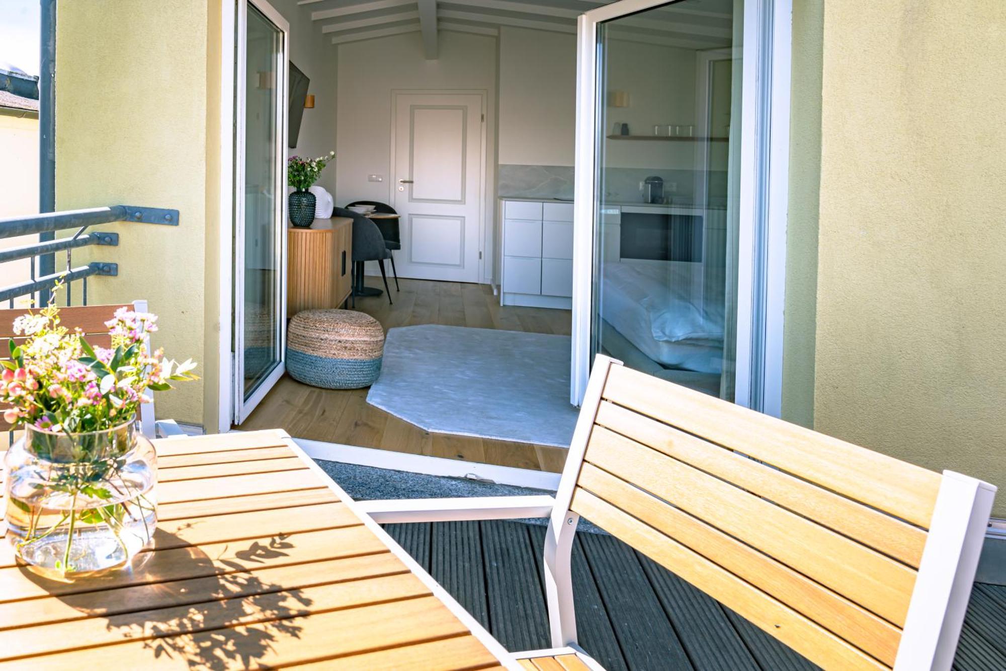Kapitaenshaus Friedrich Franz - Premium Apartments 200 Meter Vom Strand Und Alten Strom Rostock Chambre photo