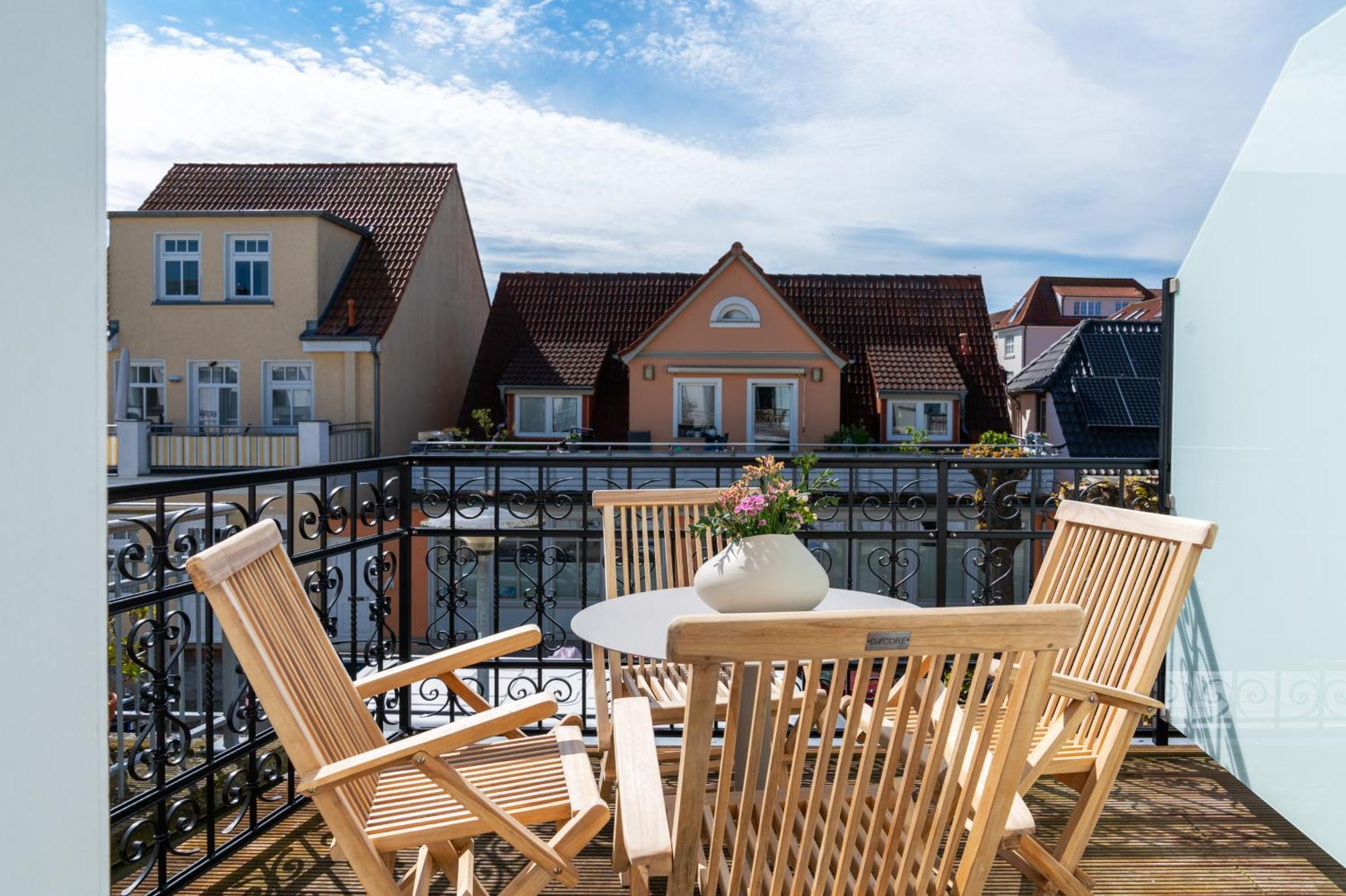 Kapitaenshaus Friedrich Franz - Premium Apartments 200 Meter Vom Strand Und Alten Strom Rostock Chambre photo